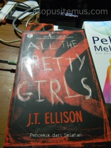 All The Pretty Girls J.T. Ellison Indonesian
